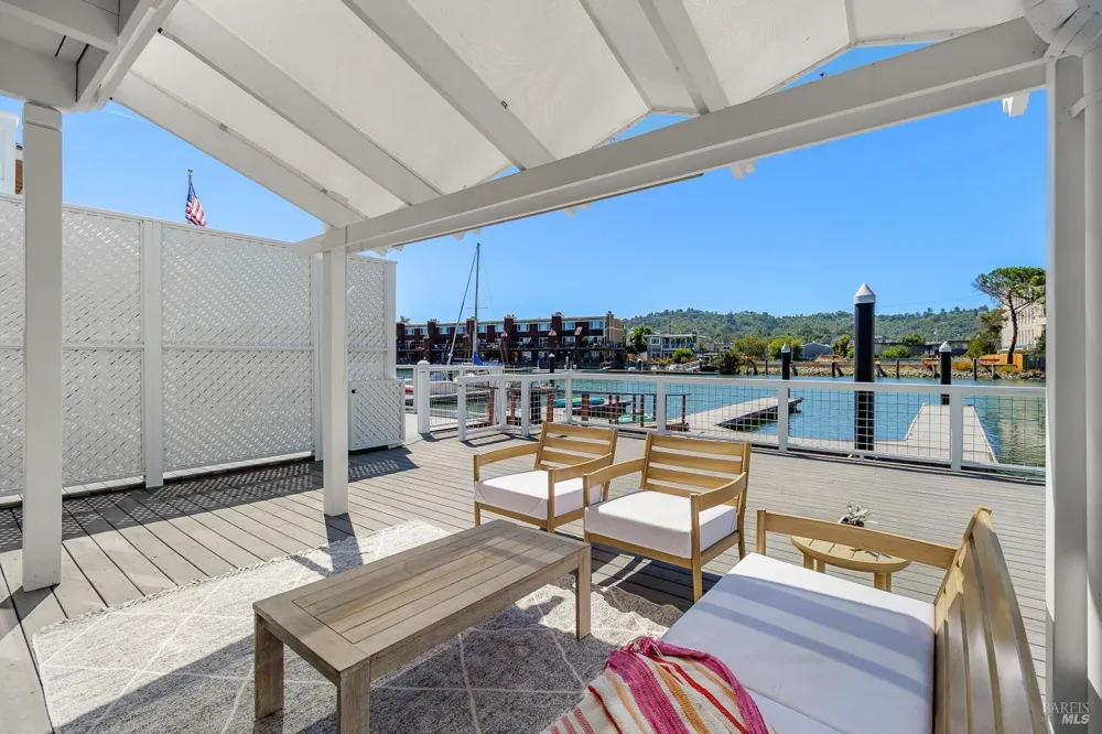 22 Mooring Road San Rafael, CA 94901