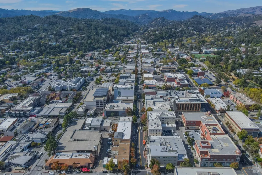 22 Mooring Road San Rafael, CA 94901