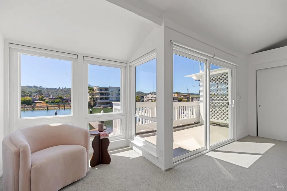 22 Mooring Road San Rafael, CA 94901