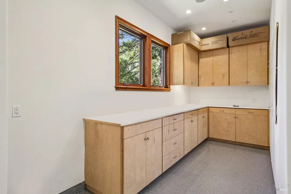 65 Rock Road Kentfield, CA 94904