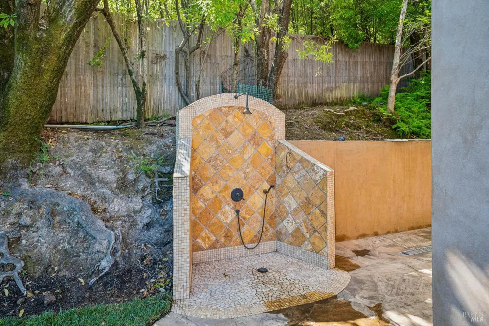 65 Rock Road Kentfield, CA 94904