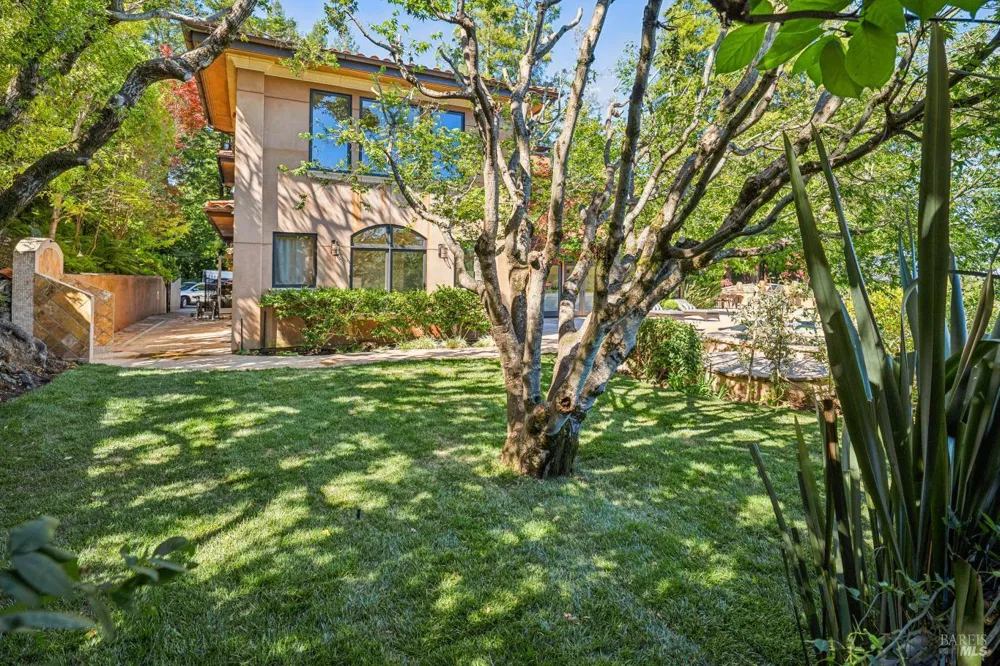 65 Rock Road Kentfield, CA 94904