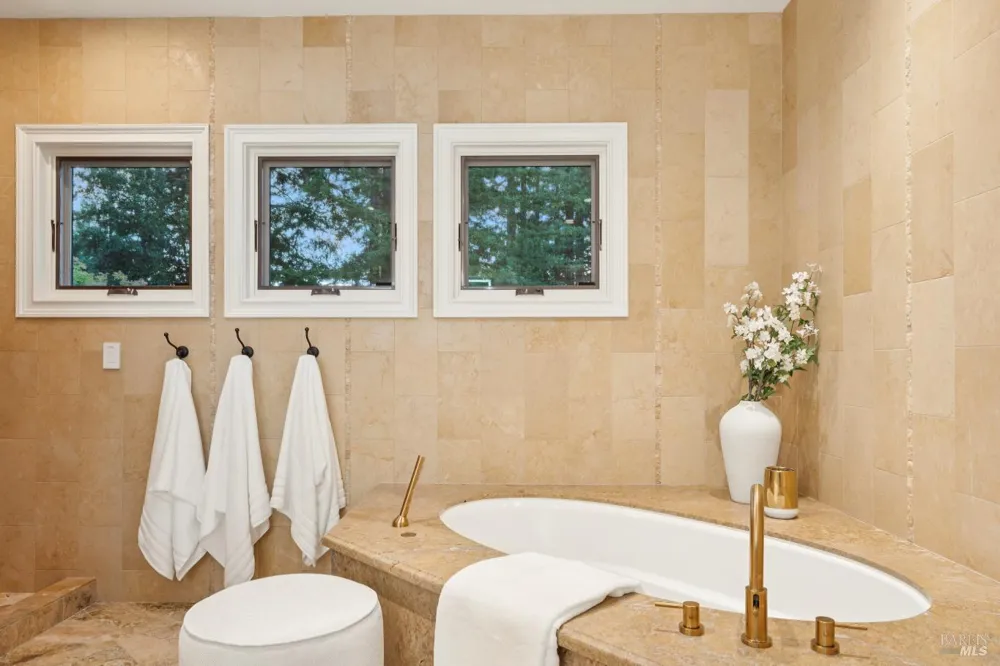 65 Rock Road Kentfield, CA 94904