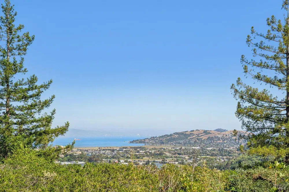 65 Rock Road Kentfield, CA 94904