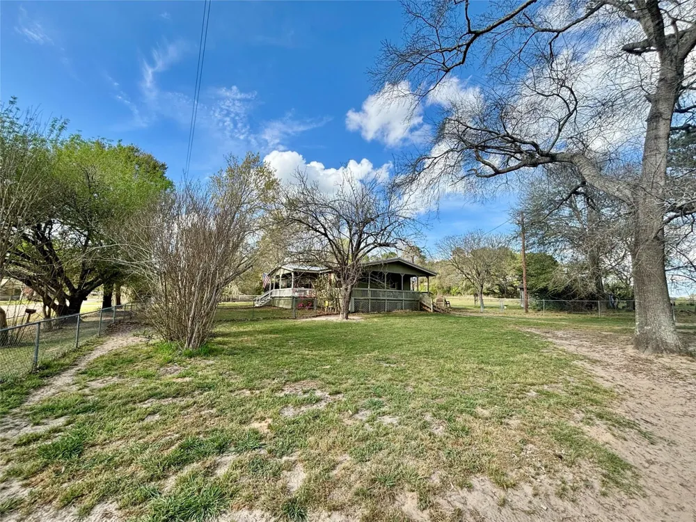 908 Pitzer Street Colmesneil, TX 75938