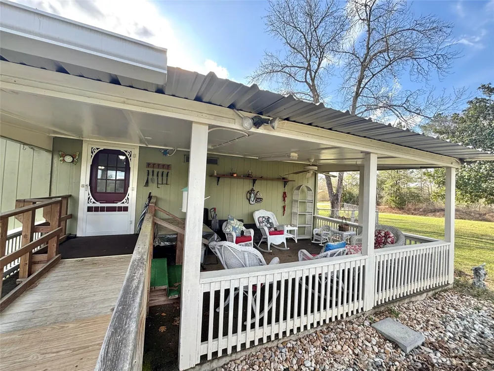 908 Pitzer Street Colmesneil, TX 75938