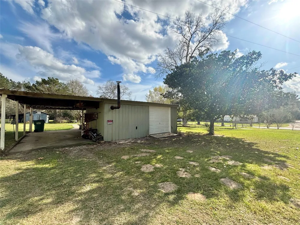908 Pitzer Street Colmesneil, TX 75938