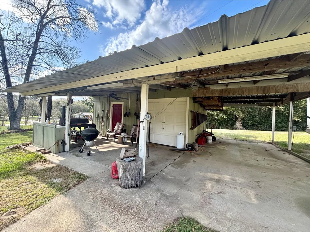 908 Pitzer Street Colmesneil, TX 75938