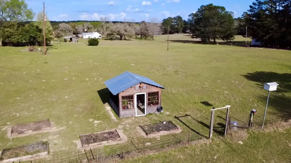 908 Pitzer Street Colmesneil, TX 75938