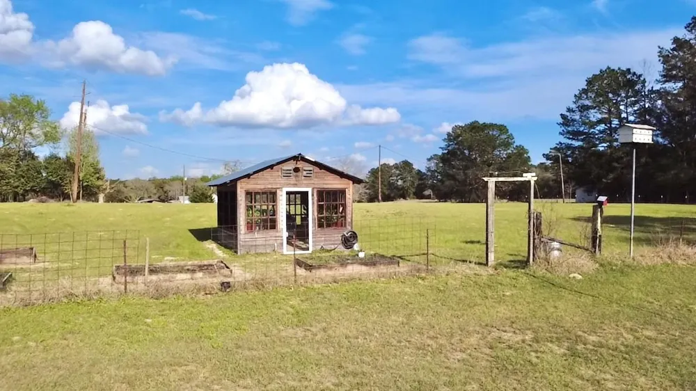 908 Pitzer Street Colmesneil, TX 75938