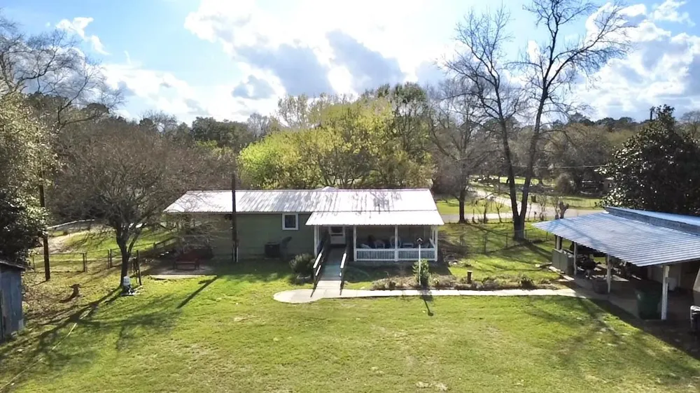 908 Pitzer Street Colmesneil, TX 75938