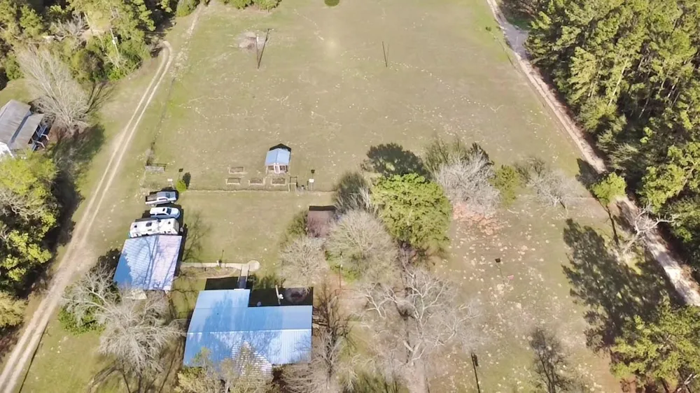 908 Pitzer Street Colmesneil, TX 75938