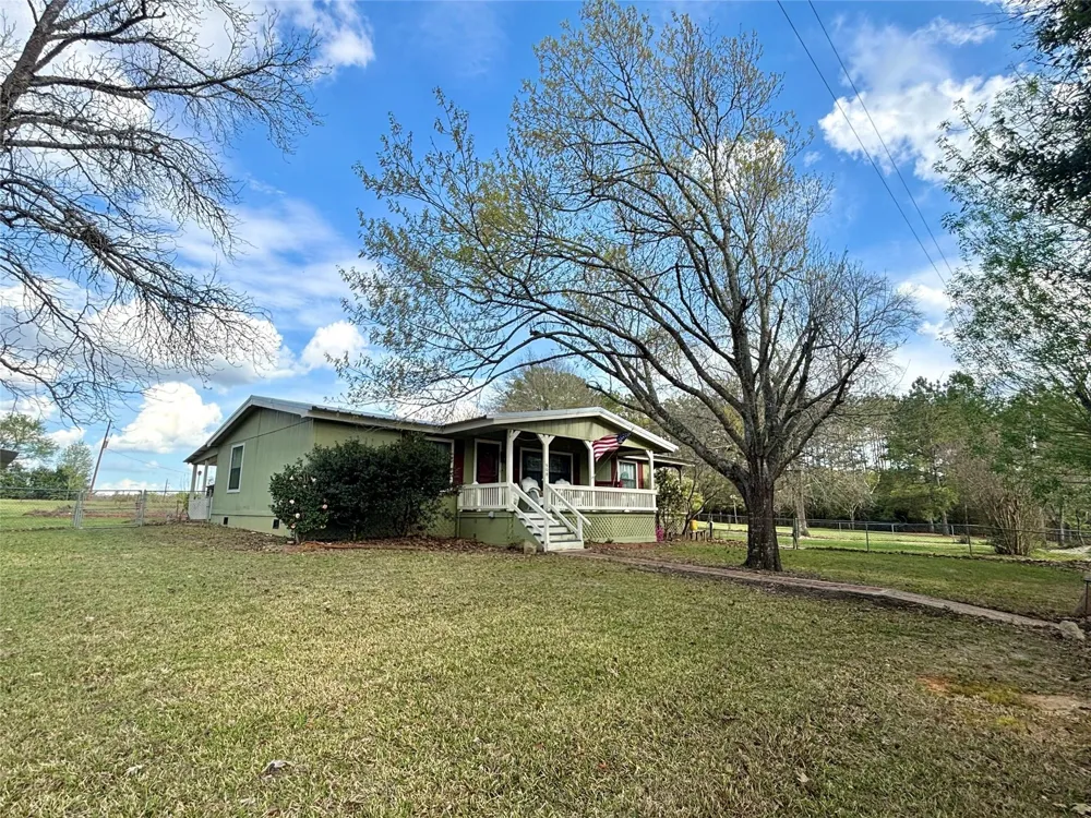 908 Pitzer Street Colmesneil, TX 75938