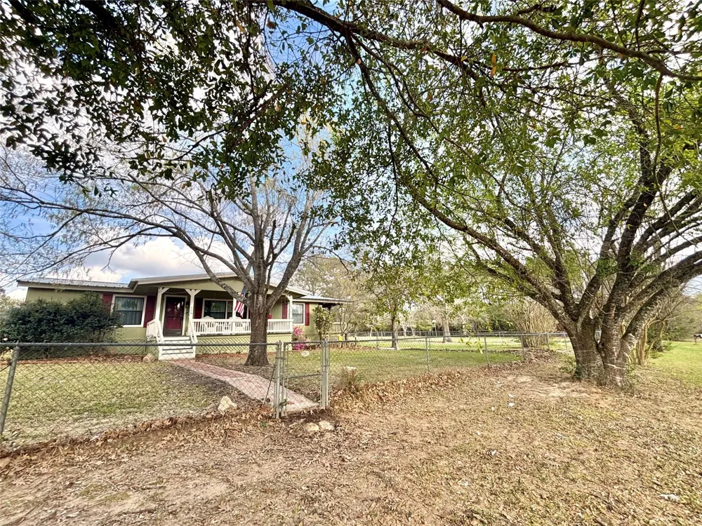 908 Pitzer Street Colmesneil, TX 75938