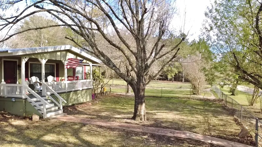 908 Pitzer Street Colmesneil, TX 75938