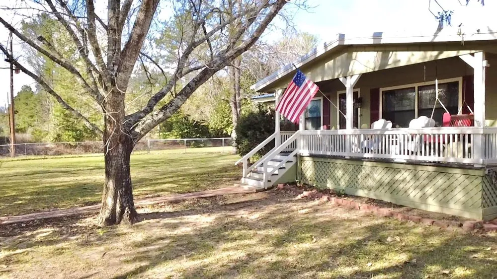 908 Pitzer Street Colmesneil, TX 75938