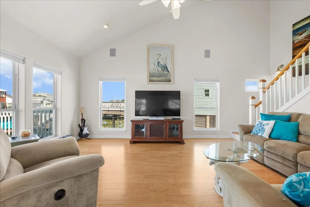 314 Windward Way Tiki Island, TX 77554