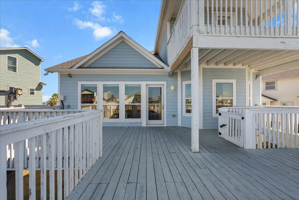 314 Windward Way Tiki Island, TX 77554