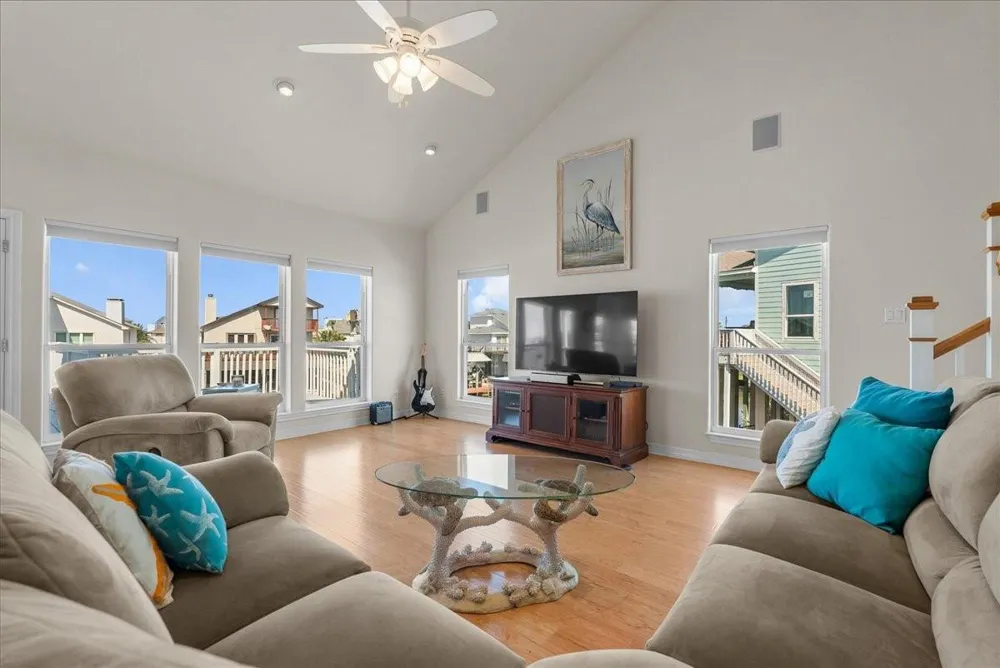 314 Windward Way Tiki Island, TX 77554