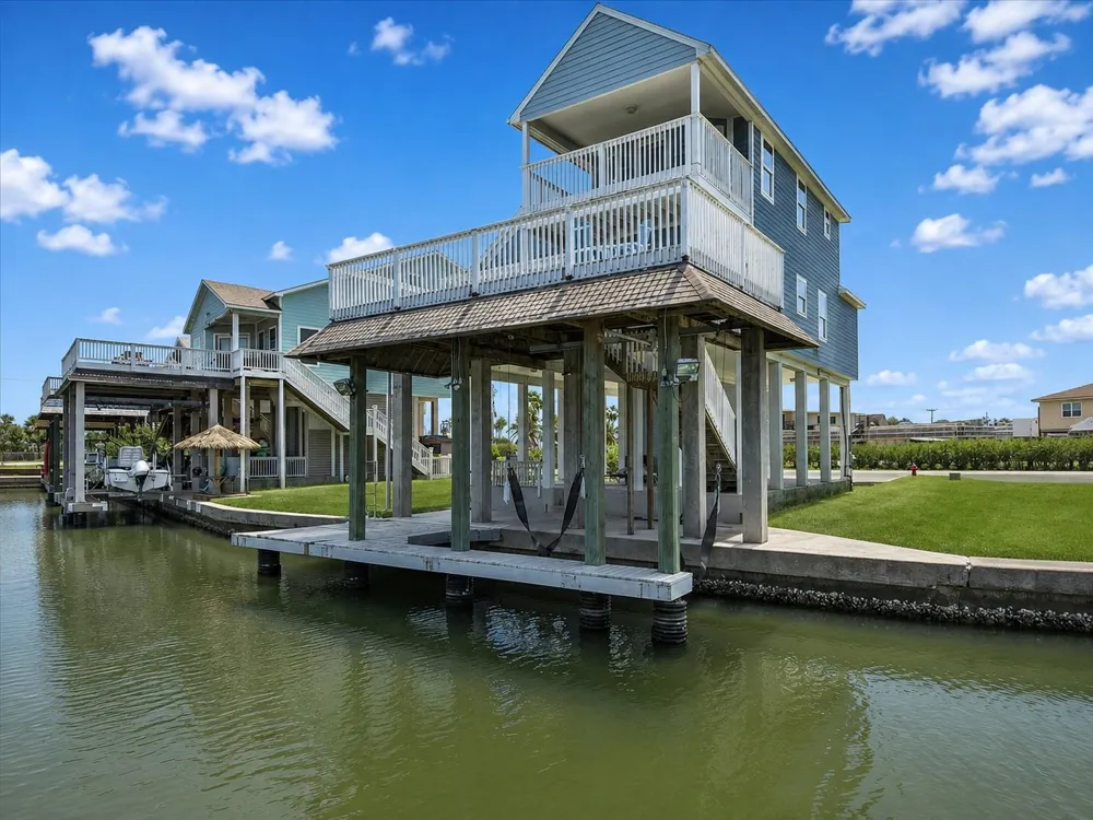 314 Windward Way Tiki Island, TX 77554