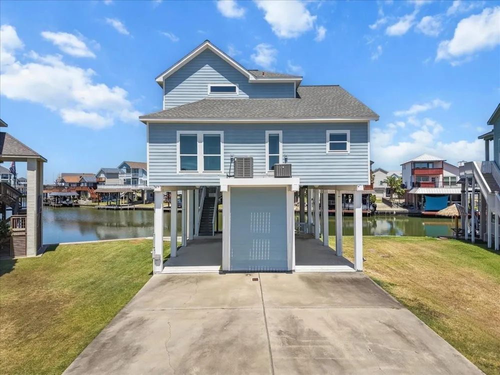 314 Windward Way Tiki Island, TX 77554