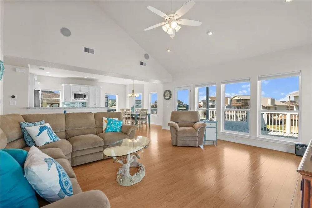 314 Windward Way Tiki Island, TX 77554