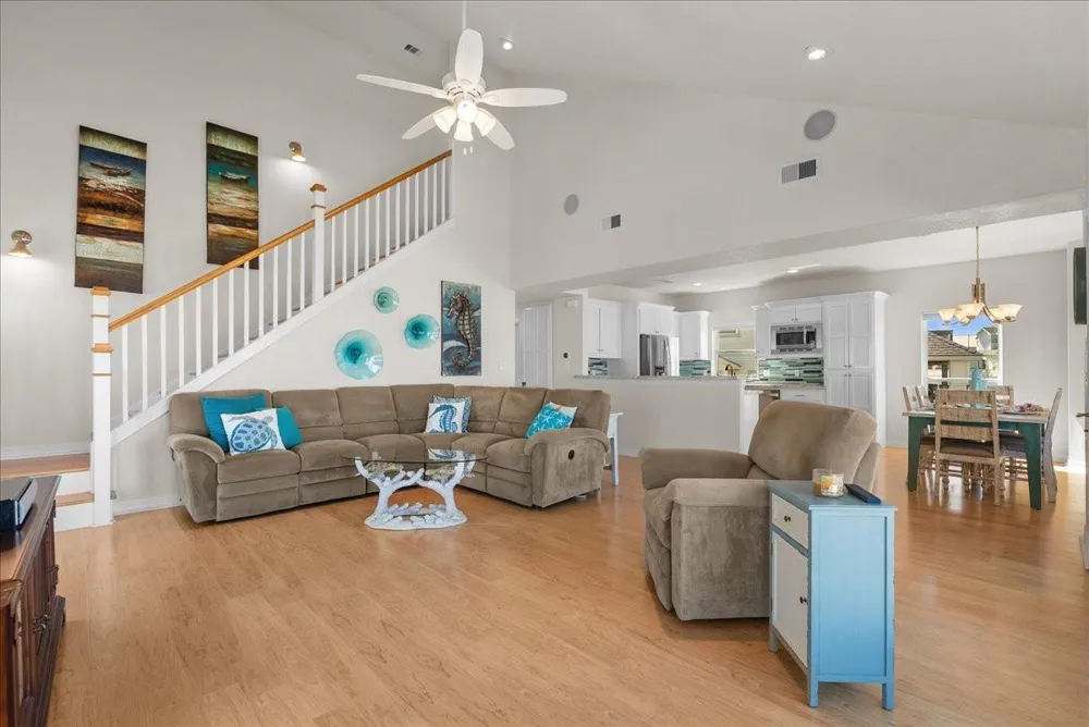 314 Windward Way Tiki Island, TX 77554