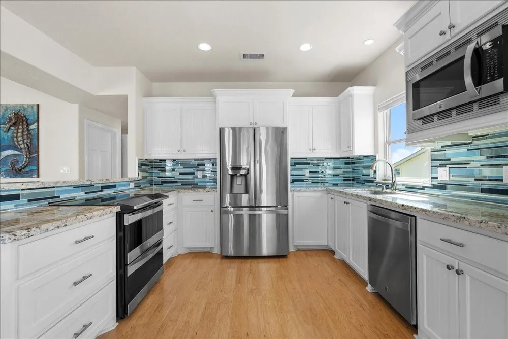 314 Windward Way Tiki Island, TX 77554
