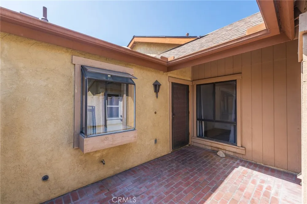 970 S Laurelwood Anaheim, CA 92806