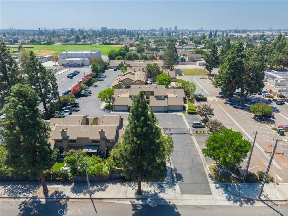 970 S Laurelwood Anaheim, CA 92806