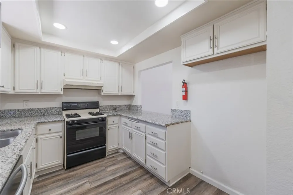 970 S Laurelwood Anaheim, CA 92806