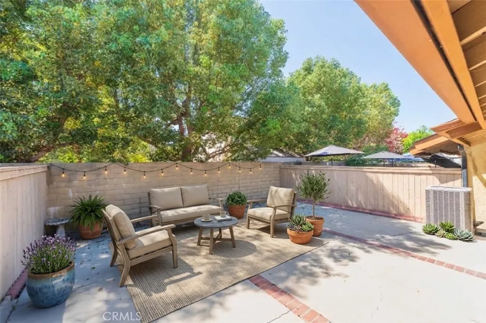 970 S Laurelwood Anaheim, CA 92806