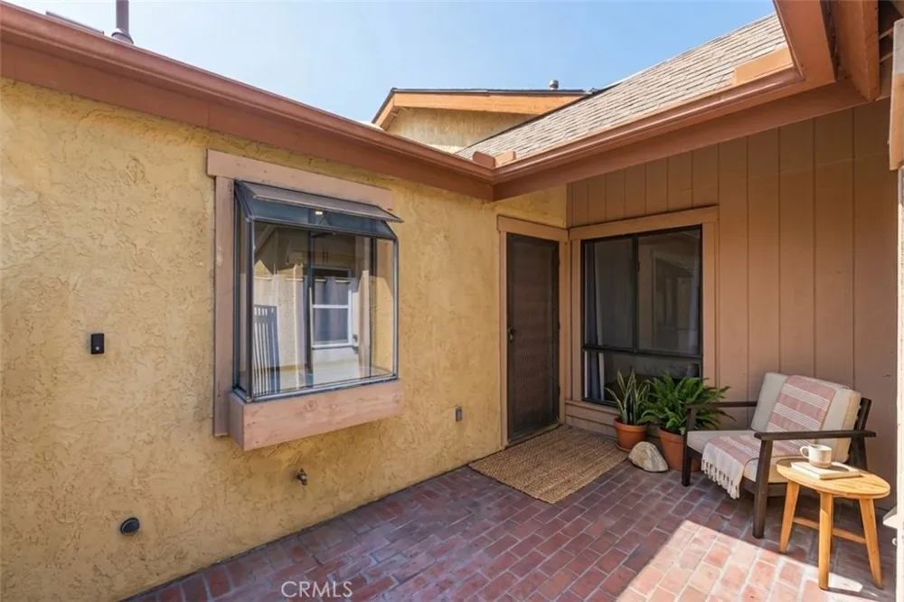 970 S Laurelwood Anaheim, CA 92806