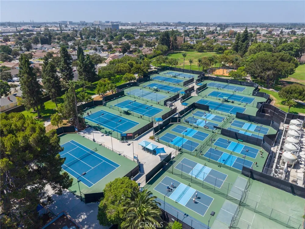 970 S Laurelwood Anaheim, CA 92806