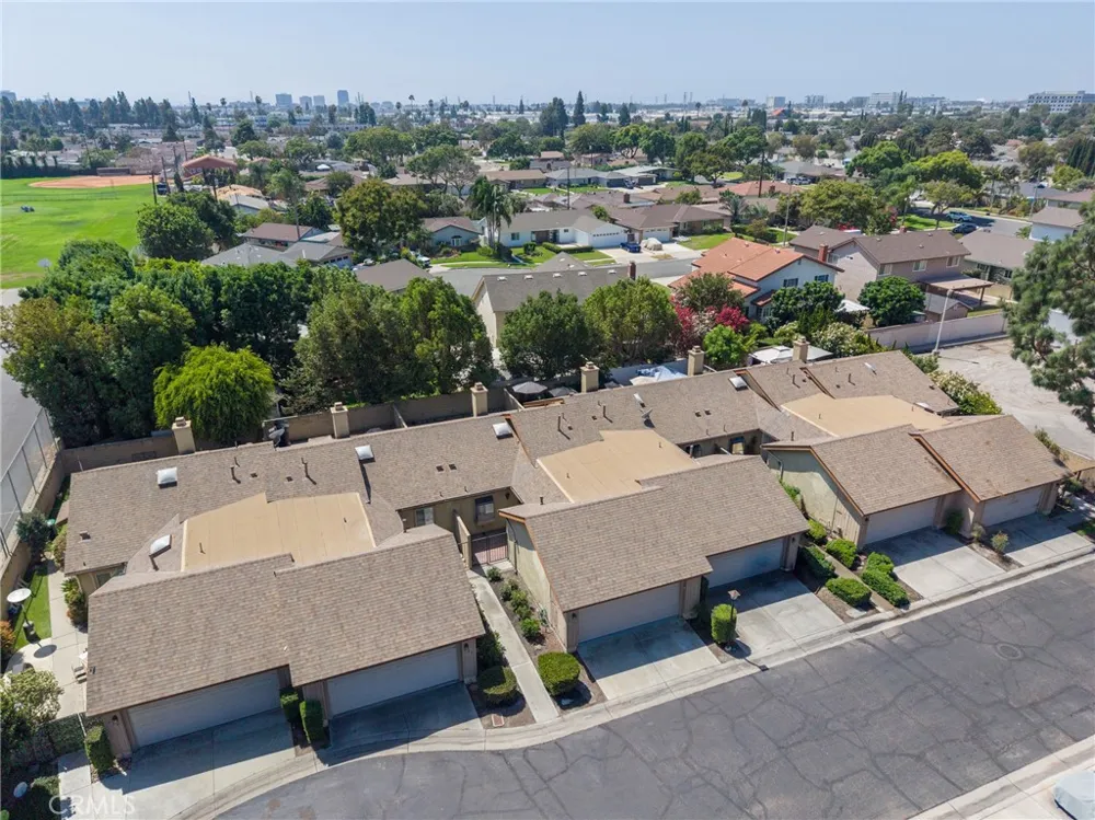 970 S Laurelwood Anaheim, CA 92806