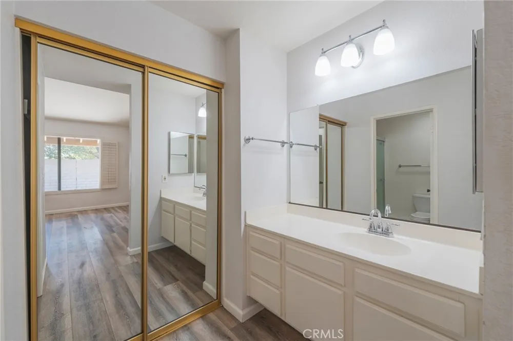 970 S Laurelwood Anaheim, CA 92806