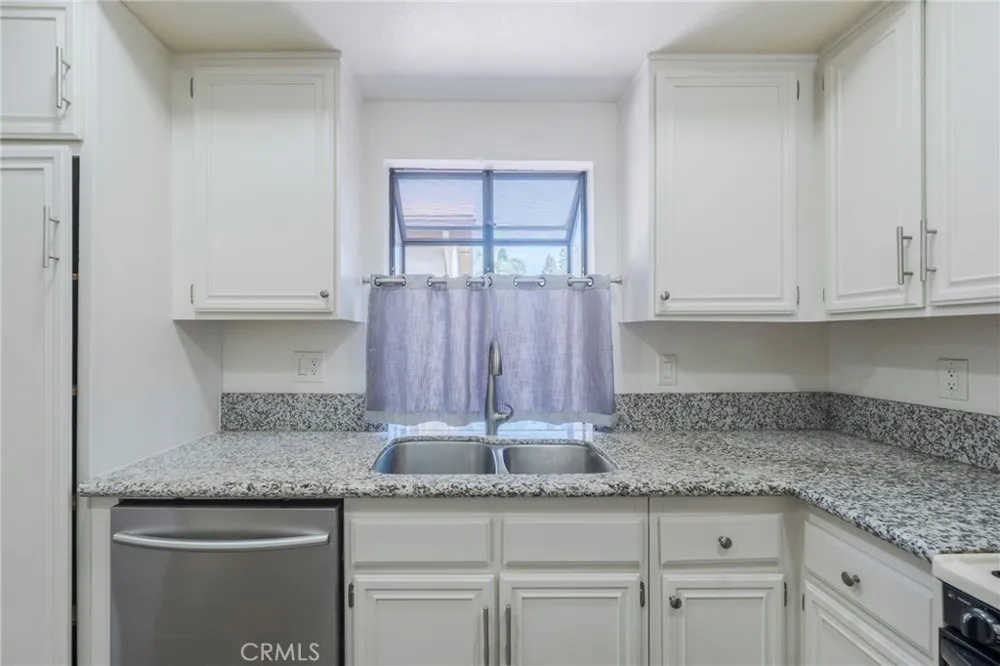 970 S Laurelwood Anaheim, CA 92806