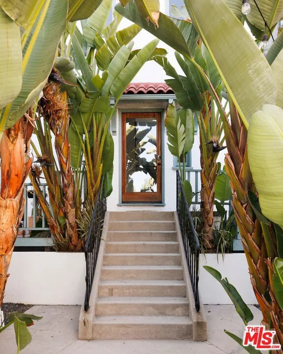 119 Rosemont Avenue Los Angeles, CA 90026