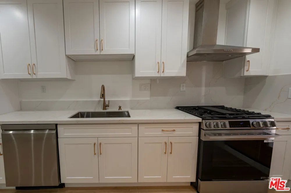 7935 Bonfield Avenue North Hollywood, CA 91605