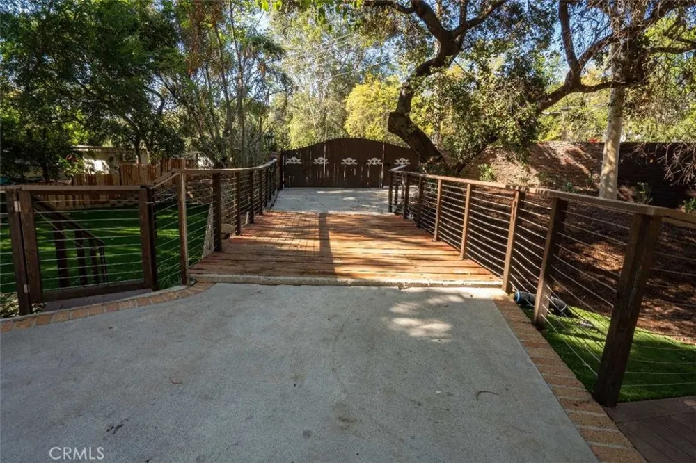 3183 Laurel Canyon Blvd Studio City, CA 91604