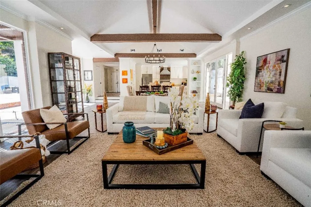 3183 Laurel Canyon Blvd Studio City, CA 91604