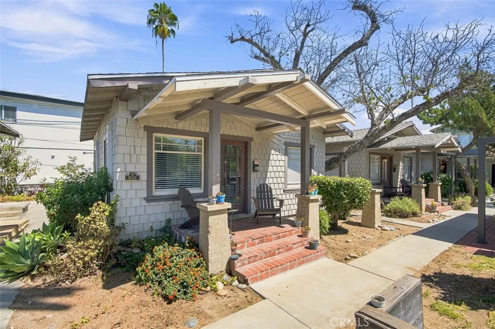 146 Holliston Pasadena, CA 91106