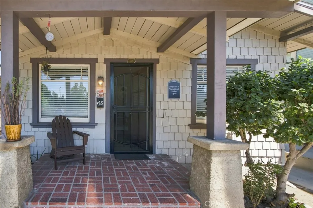 146 Holliston Pasadena, CA 91106