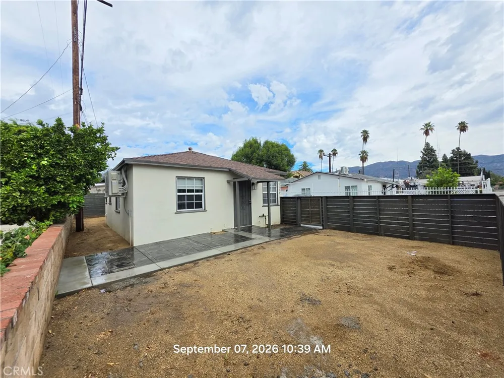 15069 Nurmi Sylmar, CA 91342