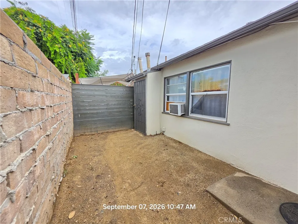 15069 Nurmi Sylmar, CA 91342