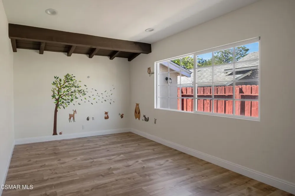 5736 Le Sage Avenue Woodland Hills, CA 91367