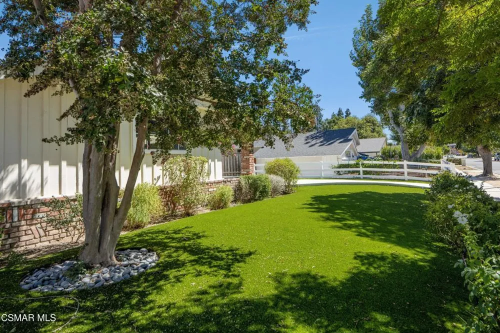 5736 Le Sage Avenue Woodland Hills, CA 91367