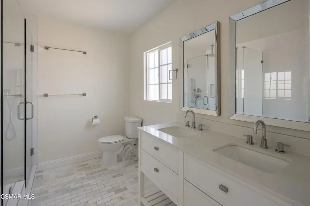 5736 Le Sage Avenue Woodland Hills, CA 91367
