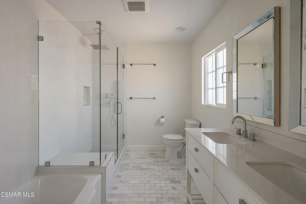 5736 Le Sage Avenue Woodland Hills, CA 91367