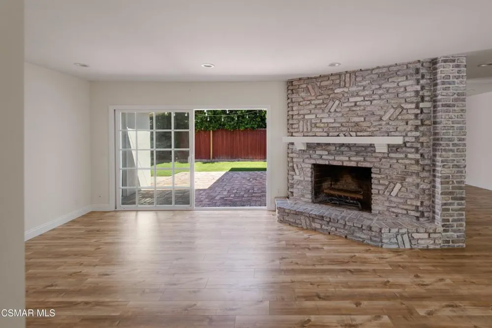 5736 Le Sage Avenue Woodland Hills, CA 91367